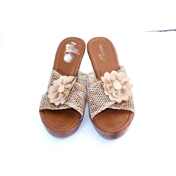 Madeline Stuart Womens Tan Flower Accent Slide Wed - Picture 2 of 5